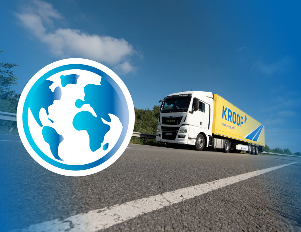 Kroop LKW auf Landstraße mit Weltkugel-Icon